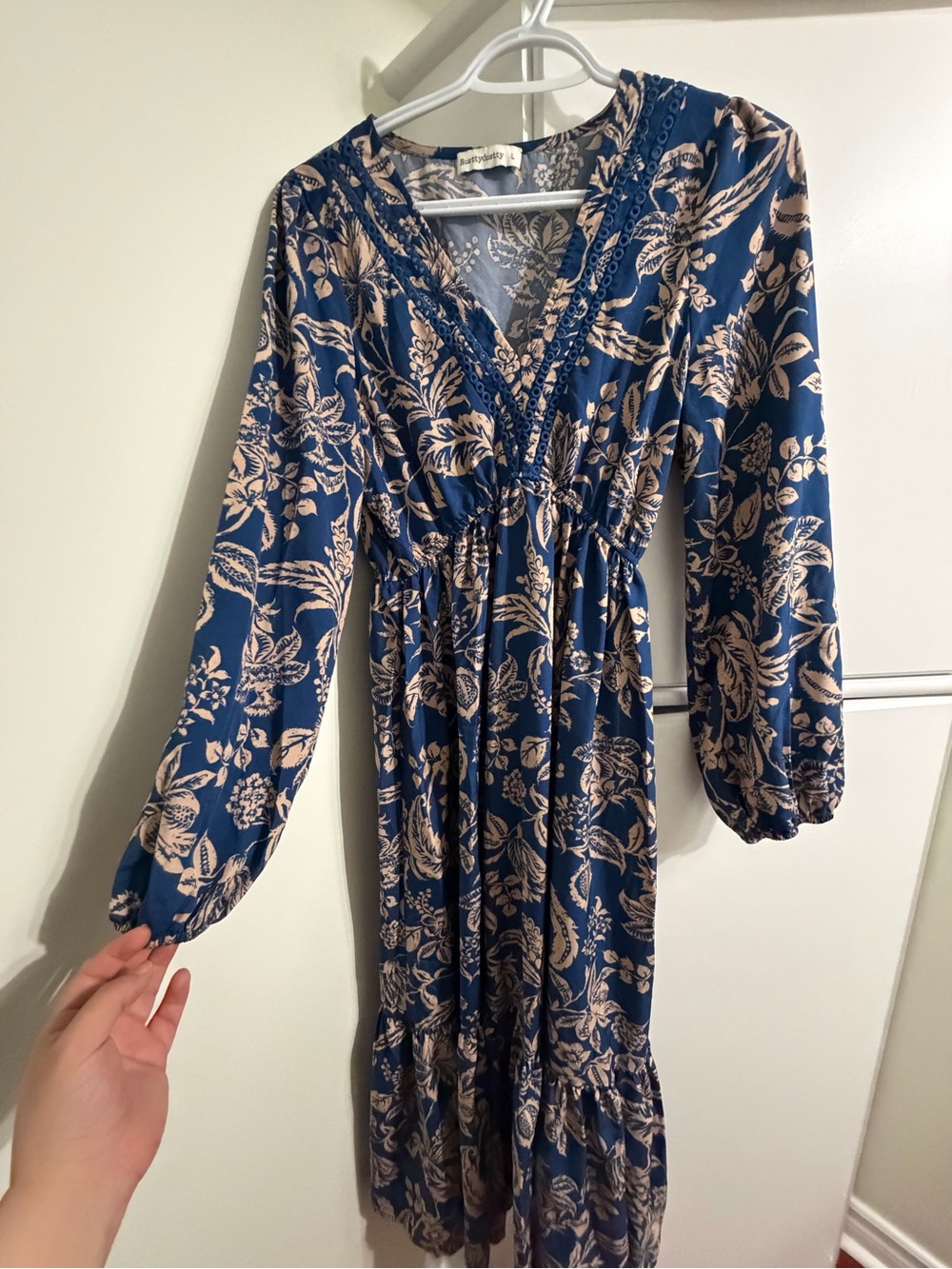 Shein Women's Navy Blue Floral V-Neck Long Sleeve Dress